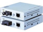 Cables To Go Cables To Go  100BASE-TX/100BASE-FX SC MEDIA CONVERTER (Cables to Go: 26646)